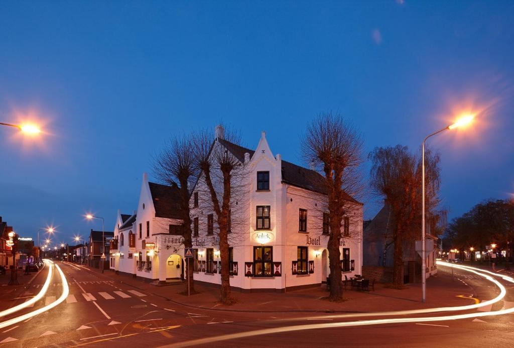 Hotel Nieuw Antiek Helden Exterior photo